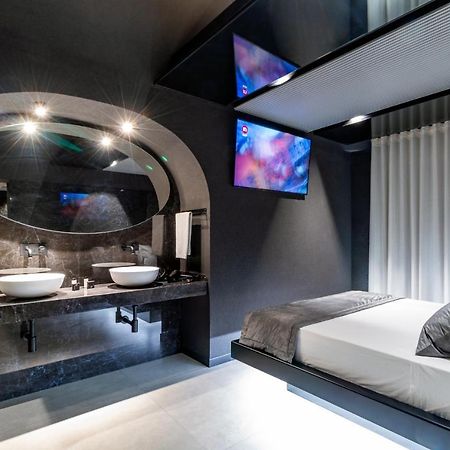 4 Suites " Unconventional Living Rooms " Catania-Fontanarossai nemzetközi repülőtér Kültér fotó