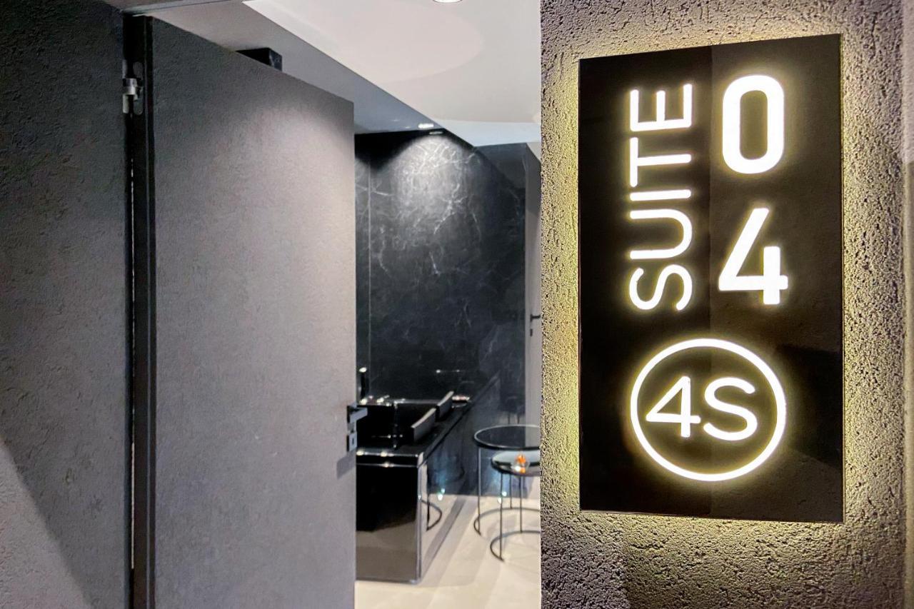 4 Suites " Unconventional Living Rooms " Catania-Fontanarossai nemzetközi repülőtér Kültér fotó